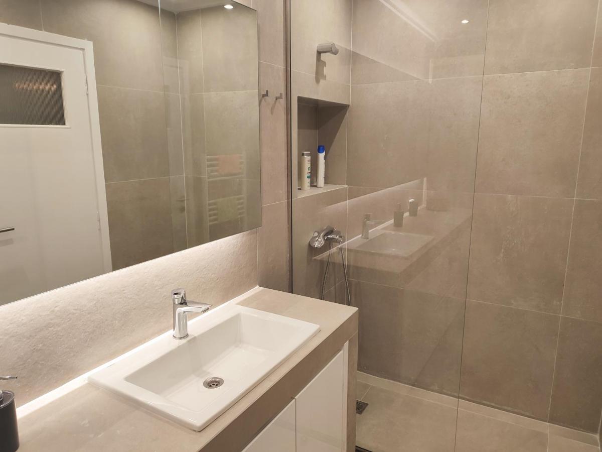 Twins Apartments - Concert Hall Athena Bagian luar foto